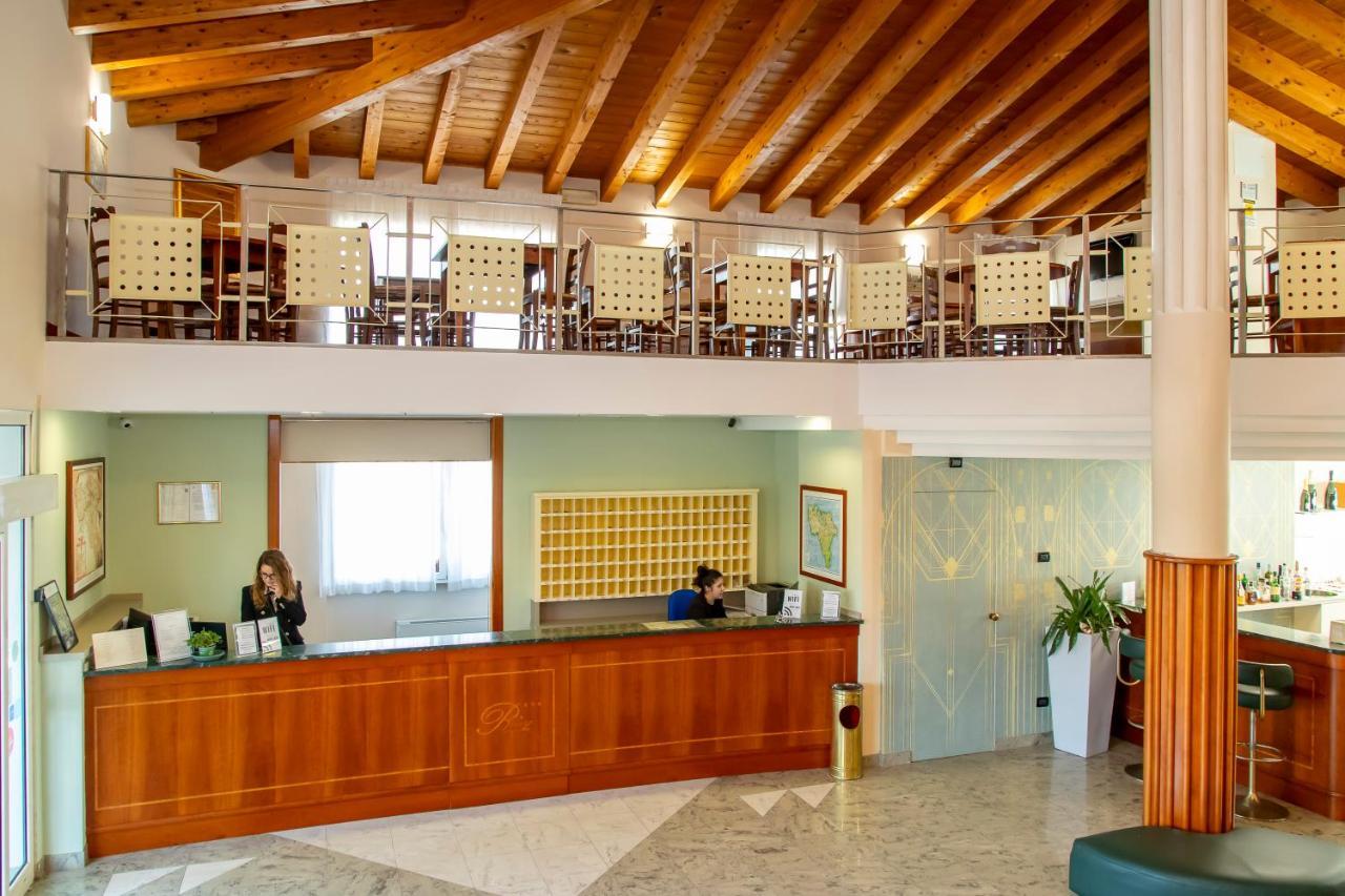 Hotel Riz B.B San Genesio ed Uniti Esterno foto