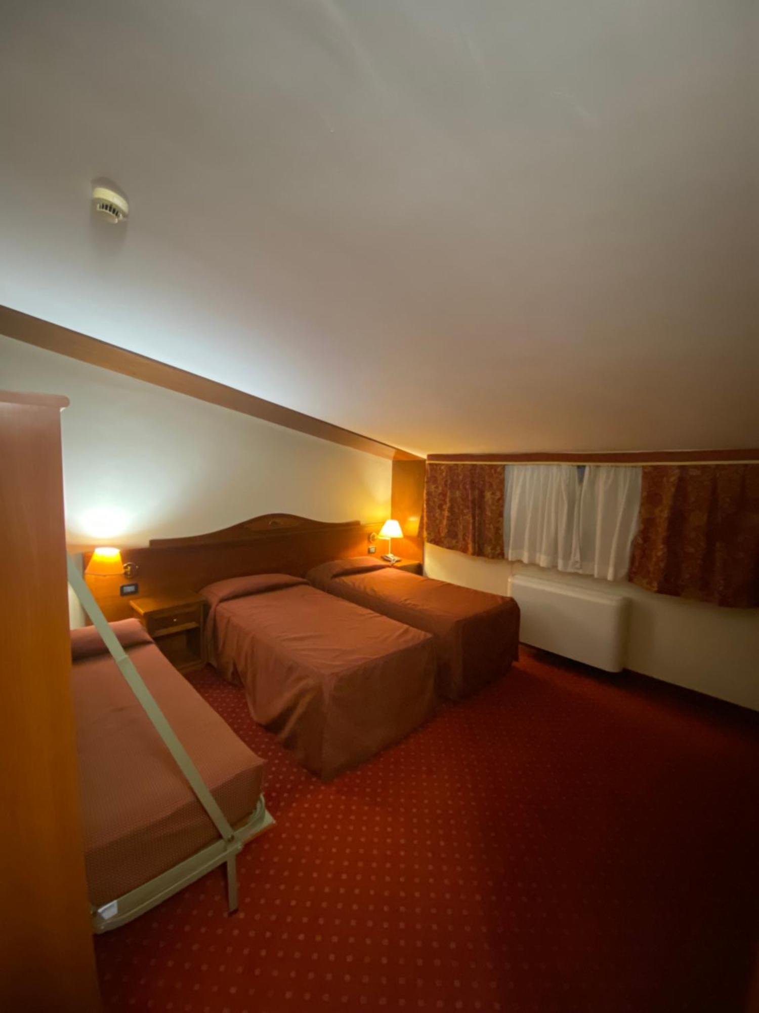 Hotel Riz B.B San Genesio ed Uniti Camera foto
