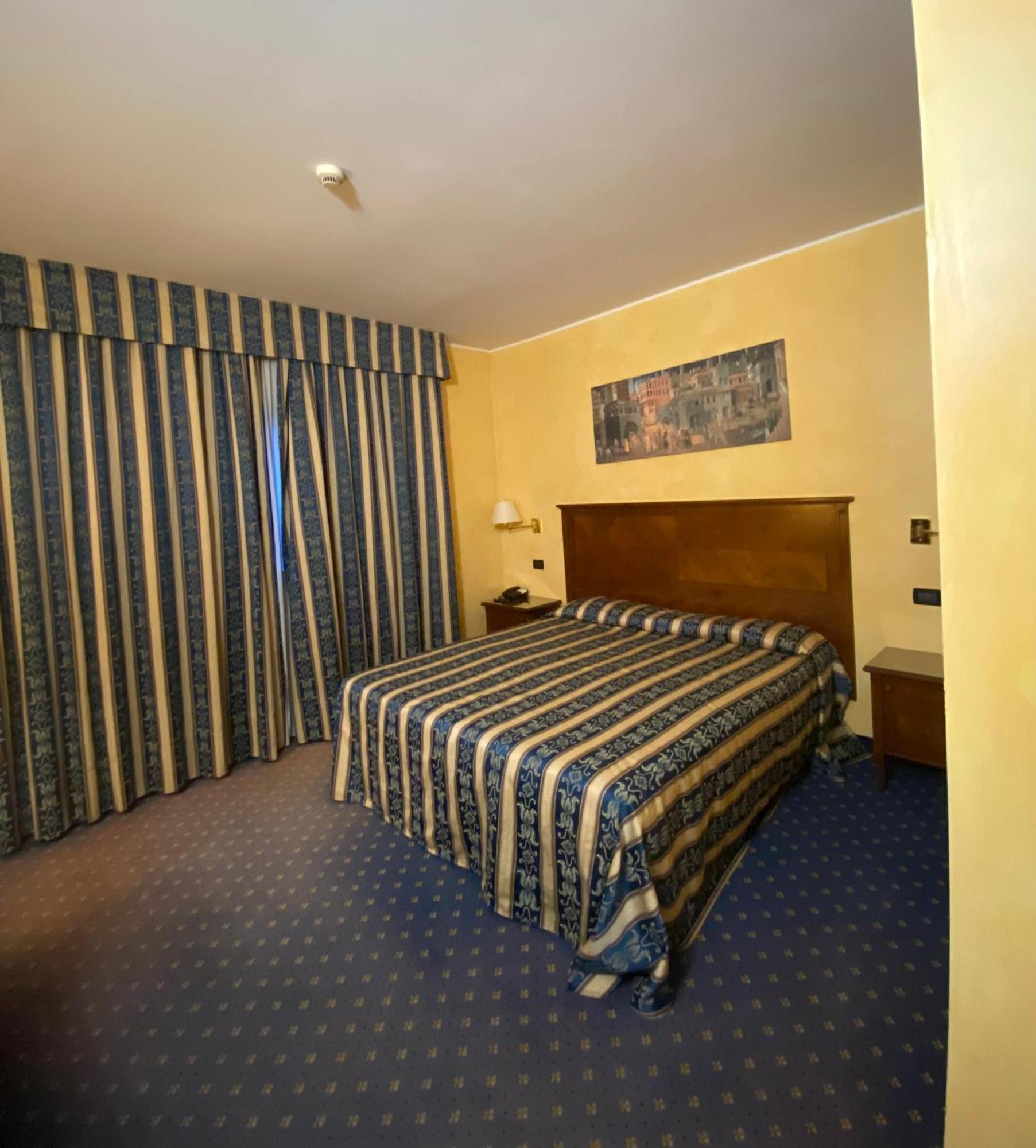 Hotel Riz B.B San Genesio ed Uniti Camera foto